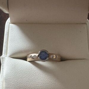 Elegant Gold Tanzanite Stone Ring